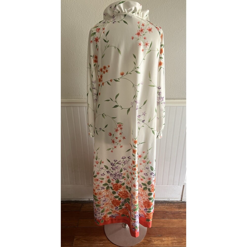 Vintage 60s 70s House Coat Robe Ruffle Neck White Orange Purple Floral Medium - Picture 5 of 15